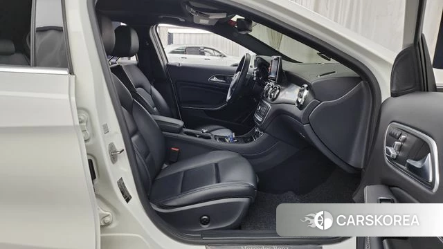 Mercedes-Benz GLA-Class X156 2018 Белый из Кореи, фото 2
