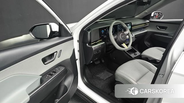 Hyundai Kona (SX2) 2023 Белый из Кореи, фото 2