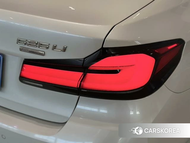 BMW 5 series 2021 Белый из Китая, фото 2