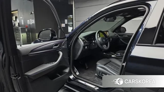 BMW iX3 2025 Черный из Кореи, фото 2