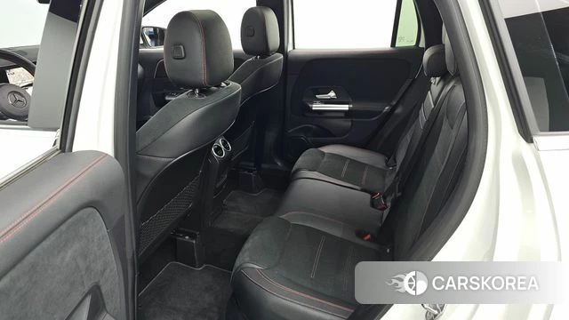 Mercedes-Benz GLA - Class H247 2023 Белый из Кореи, фото 2