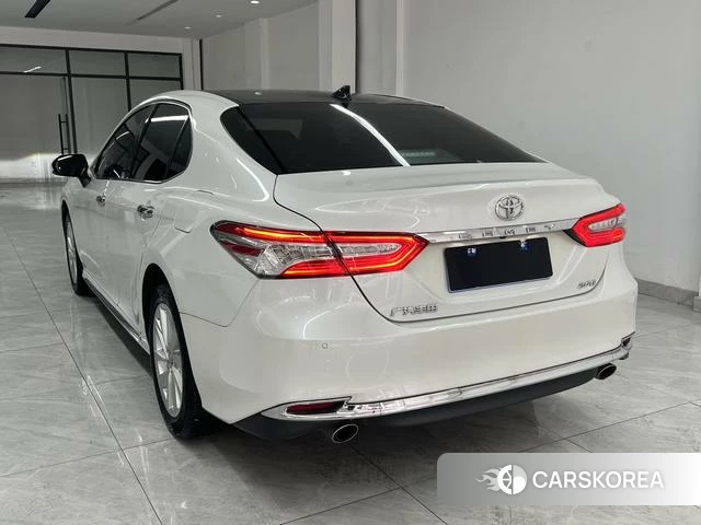 Toyota Camry 2023 Белый из Китая, фото 2