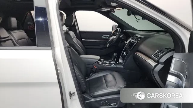 Ford Explorer 2018 Белый из Кореи, фото 2