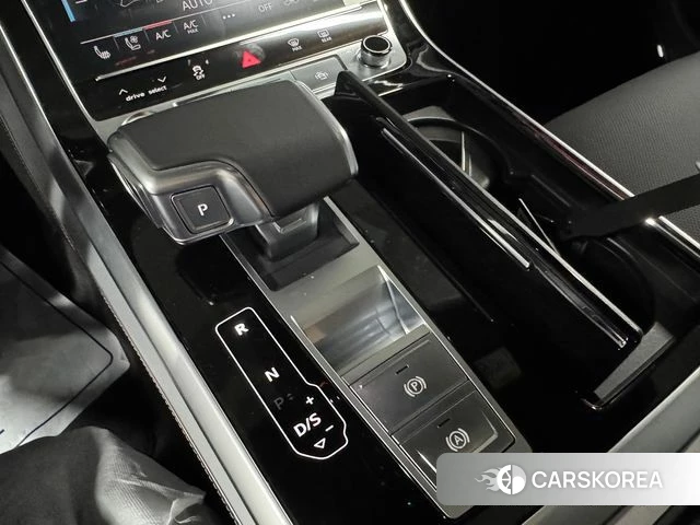 Audi Q8 (4M) 2026 Серый из Кореи, фото 2