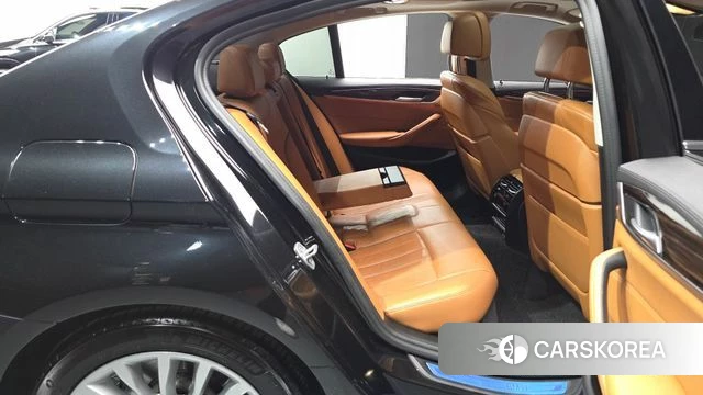 BMW 5 Series (G30) 2021 Черный из Кореи, фото 2