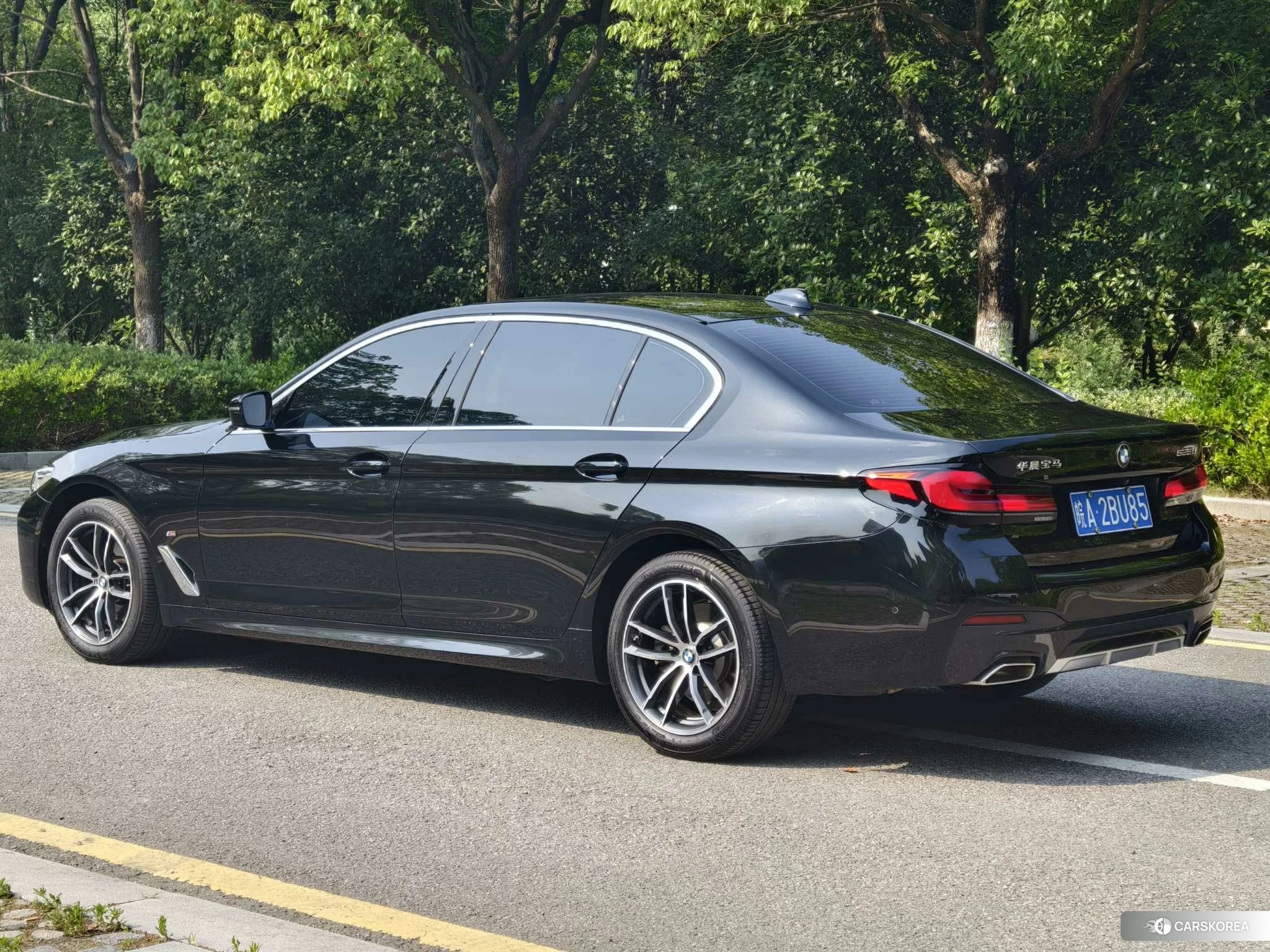 BMW 5 series 2021 Черный из Китая, фото 2