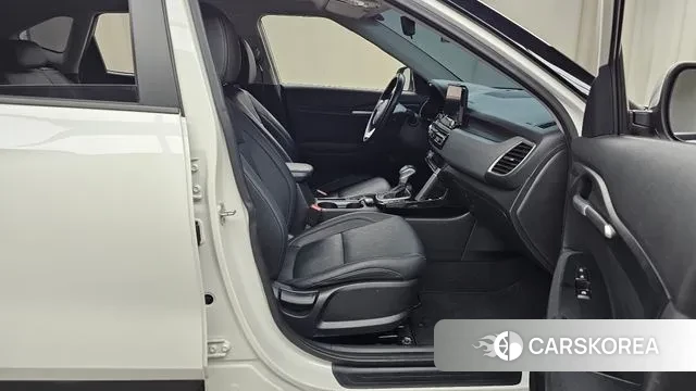 Kia Seltos 2022 Белый из Кореи, фото 2