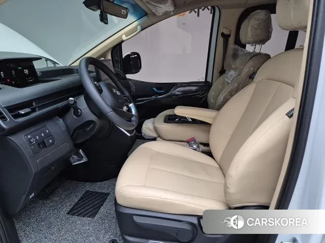 Hyundai Staria 2025 Белый из Кореи, фото 2