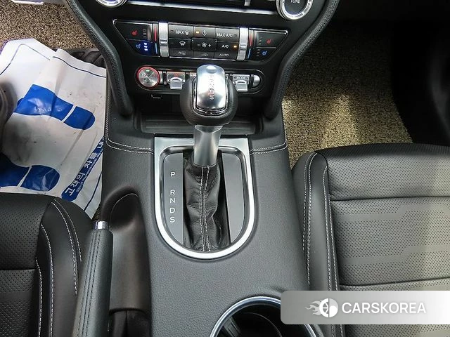 Ford Mustang 2023 Черный из Кореи, фото 2