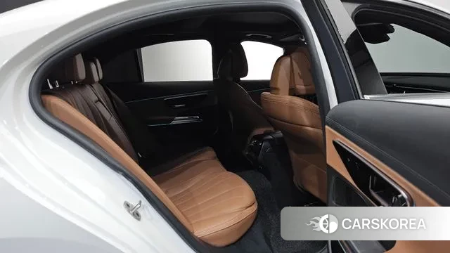 Mercedes-Benz E-Class W214 2024 Белый из Кореи, фото 2