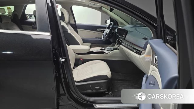 Kia The New Sportage 5th Generation Hybrid 2024 Черный из Кореи, фото 2