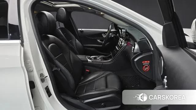 Mercedes-Benz C-Class W205 2019 Белый из Кореи, фото 2