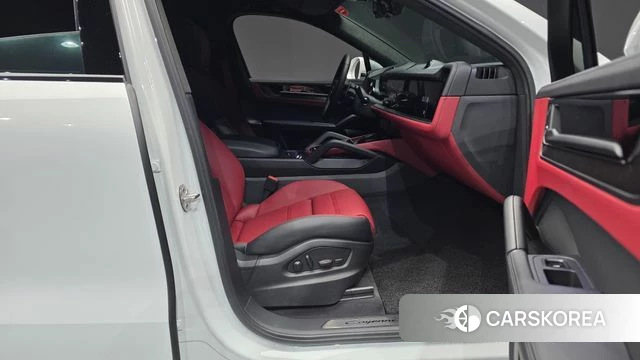 Porsche Cayenne (PO536) 2025 Белый из Кореи, фото 2