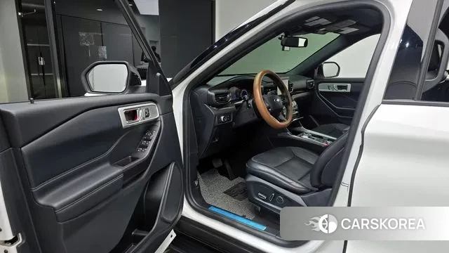 Ford Explorer 6th Generation 2020 Белый из Кореи, фото 2