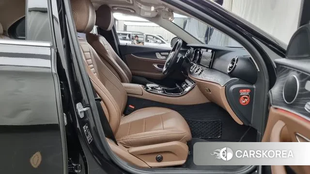 Mercedes-Benz E-Class W213 2018 Черный из Кореи, фото 2