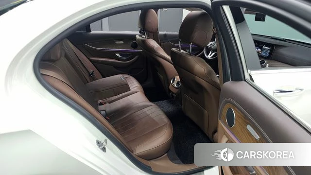Mercedes-Benz E-Class W213 2019 Белый из Кореи, фото 2