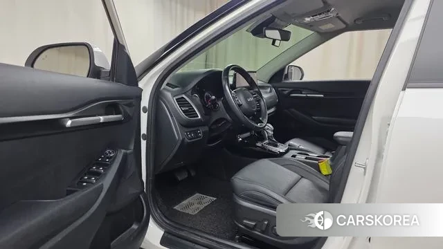 Kia Seltos 2022 Белый из Кореи, фото 2