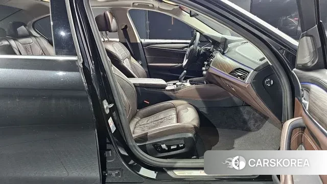 BMW 5 Series (G30) 2020 Черный из Кореи, фото 2