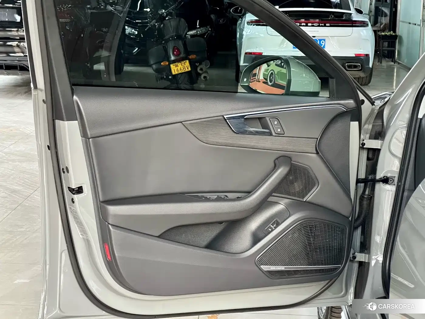 Audi A4 (imported) 2022 Silver/gray из Китая, фото 2