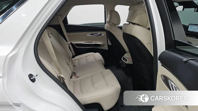 Genesis GV70 2023 Белый из Кореи, фото 2