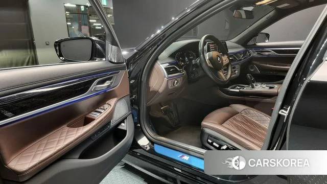 BMW 7 Series (G11) 2022 Черный из Кореи, фото 2