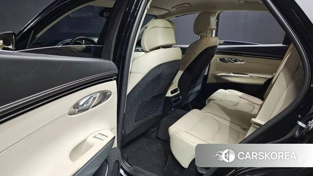 Genesis GV70 2023 Черный из Кореи, фото 2