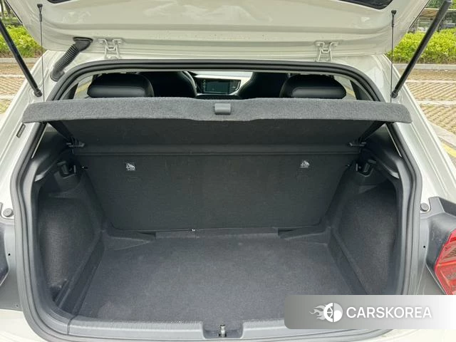 Volkswagen Polo 2021 Белый из Китая, фото 2