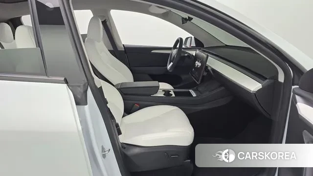 Tesla Model Y 2025 Белый из Кореи, фото 2