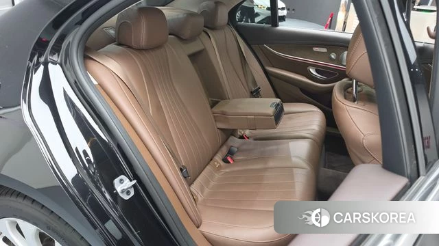 Mercedes-Benz E-Class W213 2019 Черный из Кореи, фото 2
