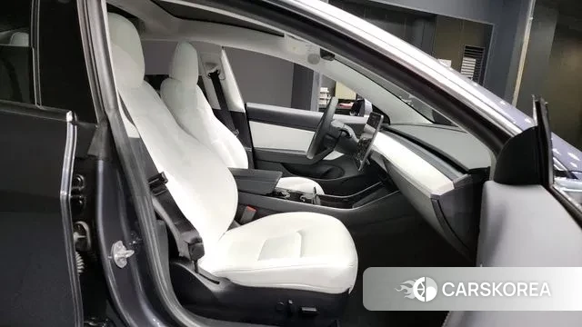 Tesla Model 3 2020 Серый из Кореи, фото 2