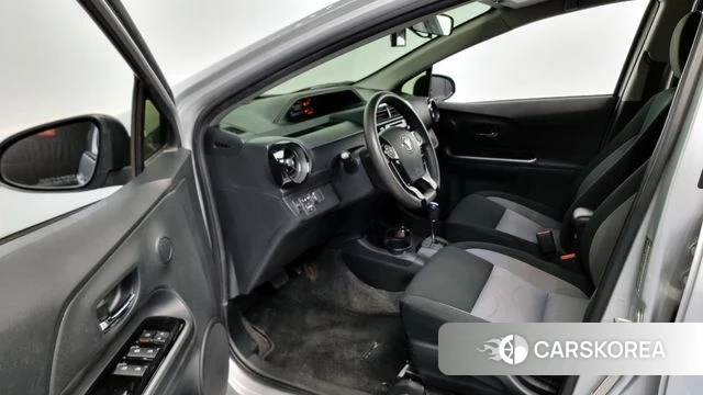 Toyota Prius C 2018 Серебряный из Кореи, фото 2