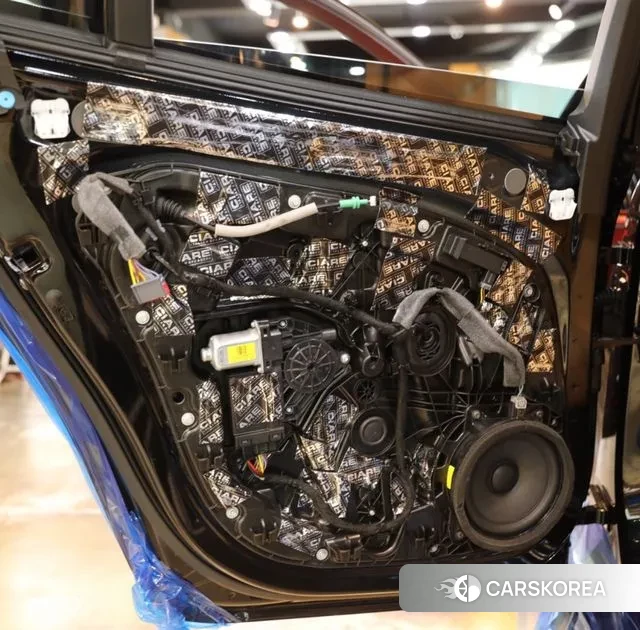 Volvo V60 Cross-Country 2nd Generation 2023 Черный из Кореи, фото 2