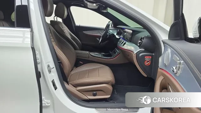 Mercedes-Benz E-Class W213 2021 Белый из Кореи, фото 2