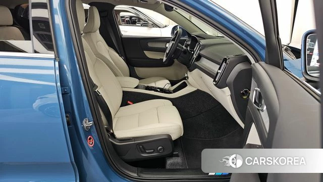 Volvo XC40 2025 Синий из Кореи, фото 2