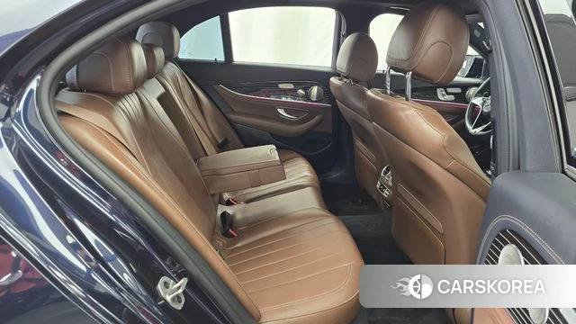 Mercedes-Benz E-Class W213 2023 Синий из Кореи, фото 2