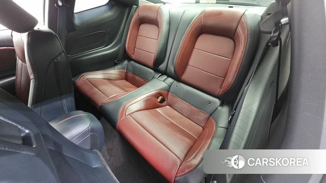 Ford Mustang 7th Generation 2024 Черный из Кореи, фото 2