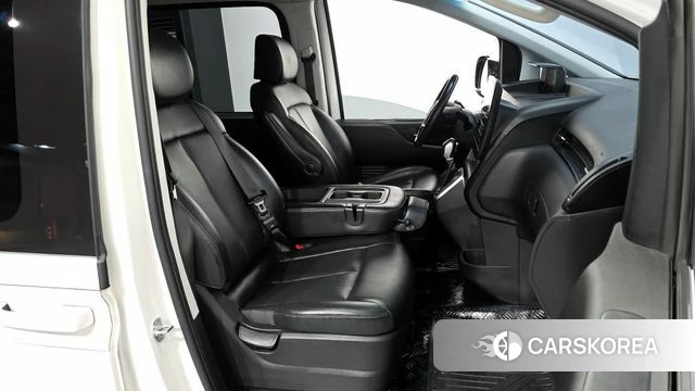 Hyundai Staria 2021 Белый из Кореи, фото 2