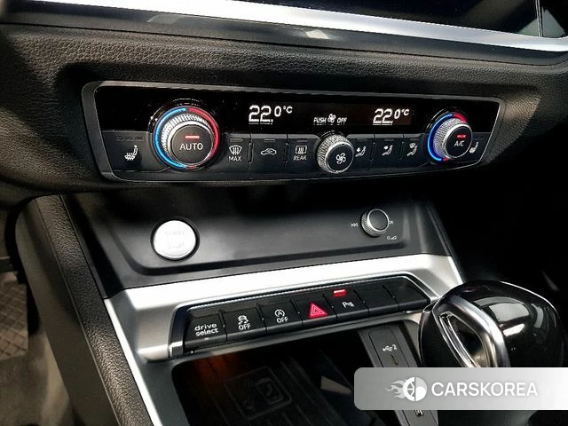Audi Q3 (F3) 2020 Белый из Кореи, фото 2