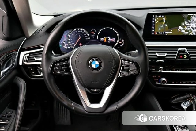 BMW 5 Series (G30) 2018 Серый из Кореи, фото 2