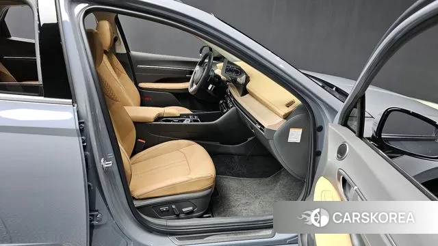 Hyundai Sonata D Edge Hybrid (DN8) 2024 Серебряный из Кореи, фото 2