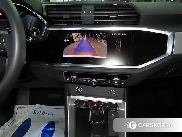 Audi Q3 (F3) 2024 Белый из Кореи, фото 2