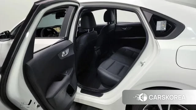 Kia The New K3 2nd generation 2022 Белый из Кореи, фото 2