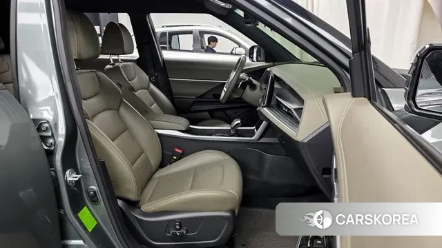 Ssangyong Torres 2023 Темно-зеленый из Кореи, фото 2