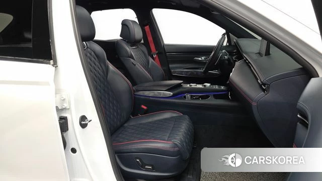 Genesis GV70 2021 Белый из Кореи, фото 2