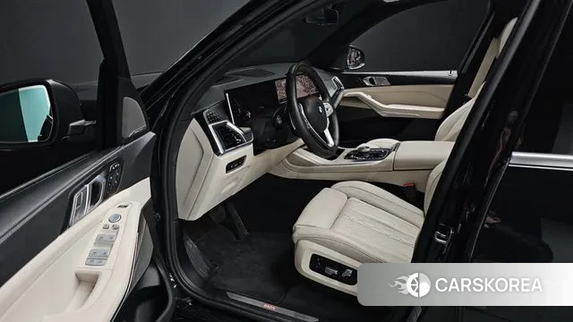 BMW X7 (G07) 2025 Черный из Кореи, фото 2