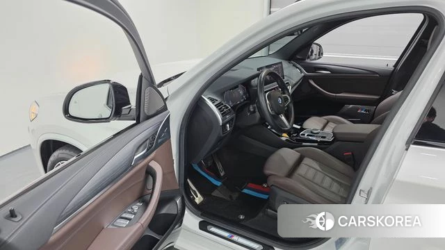 BMW iX3 2023 Белый из Кореи, фото 2