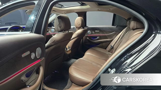 Mercedes-Benz E-Class W213 2019 Черный из Кореи, фото 2