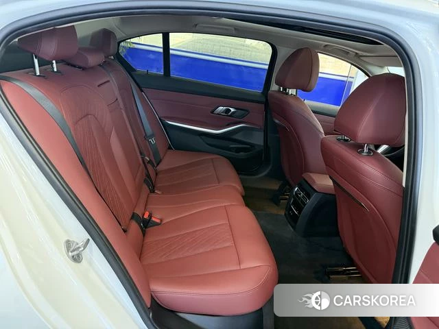 BMW 3 series 2023 Белый из Китая, фото 2