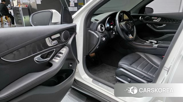 Mercedes-Benz GLC-Class X253 2018 Белый из Кореи, фото 2