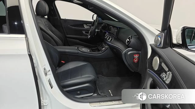 Mercedes-Benz E-Class W213 2020 Белый из Кореи, фото 2
